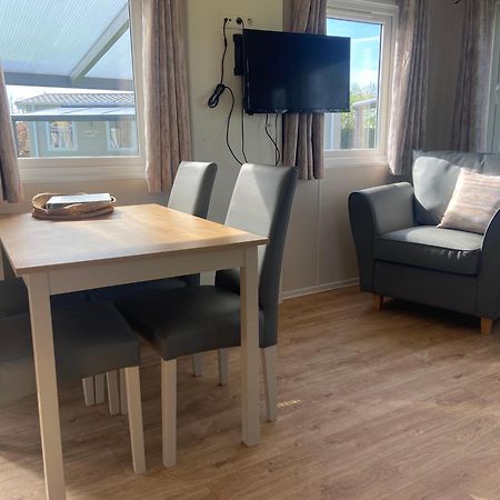 Camping De Duinhoeve Chalet Vogel Not For Companies Nieuw-Haamstede Exteriör bild
