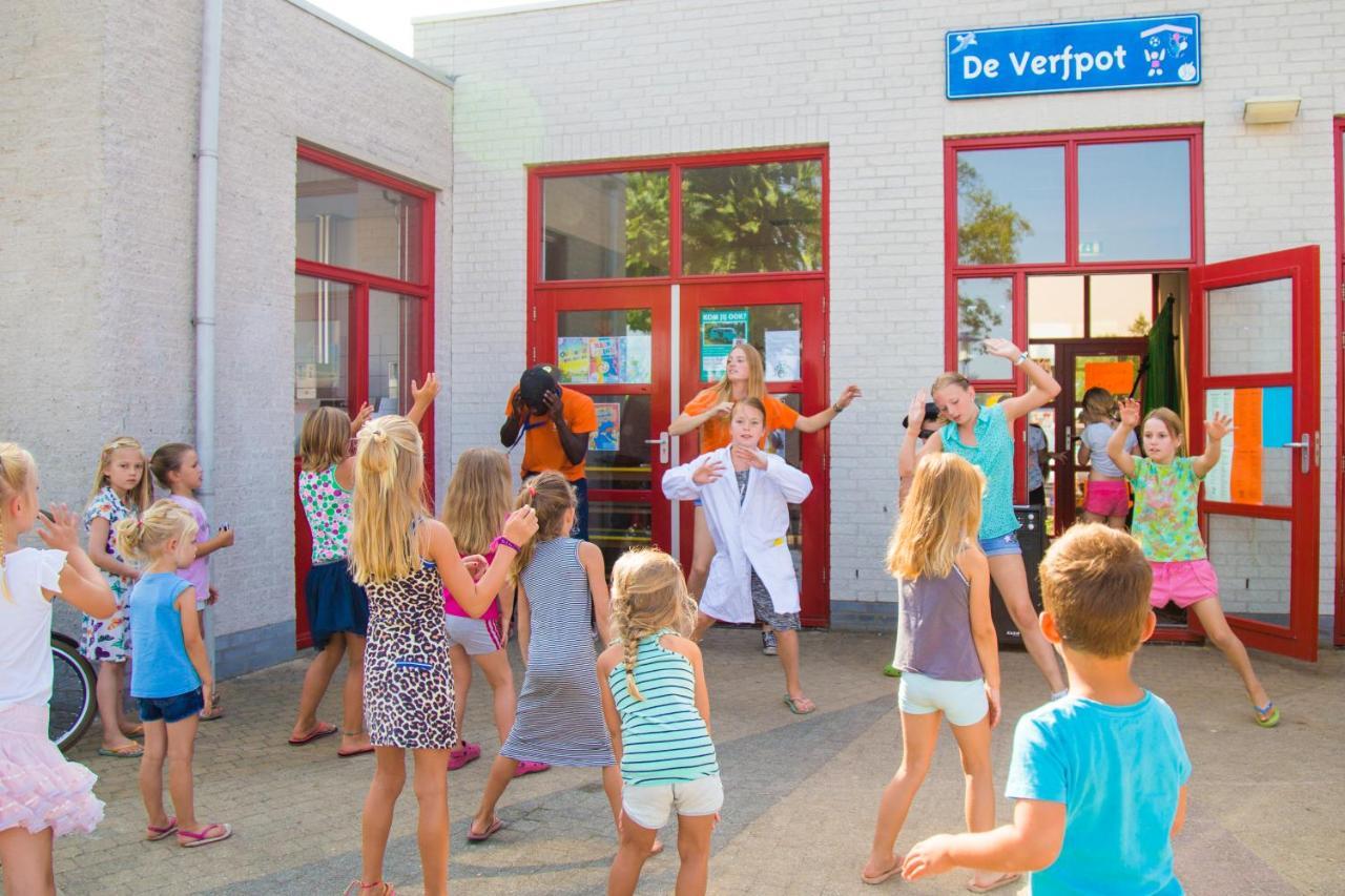 Camping De Duinhoeve Chalet Vogel Not For Companies Nieuw-Haamstede Exteriör bild